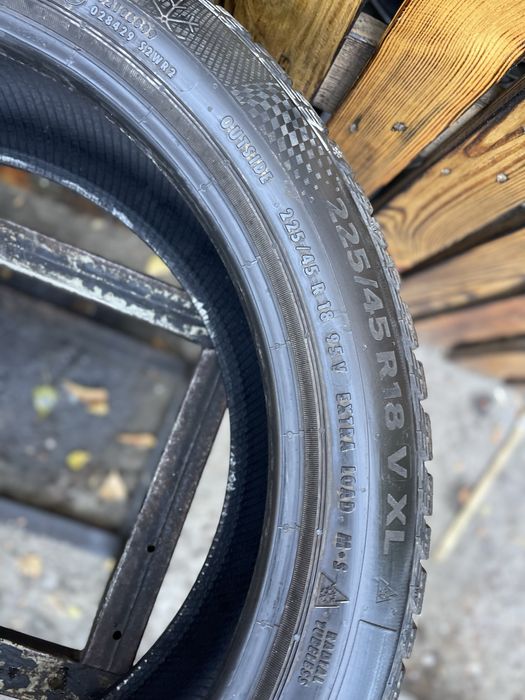 225/45 r18 зима шини Continental