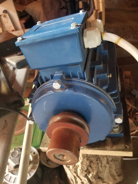 Електродвигун 5.5,3 квт.2800 об.,1480 об.