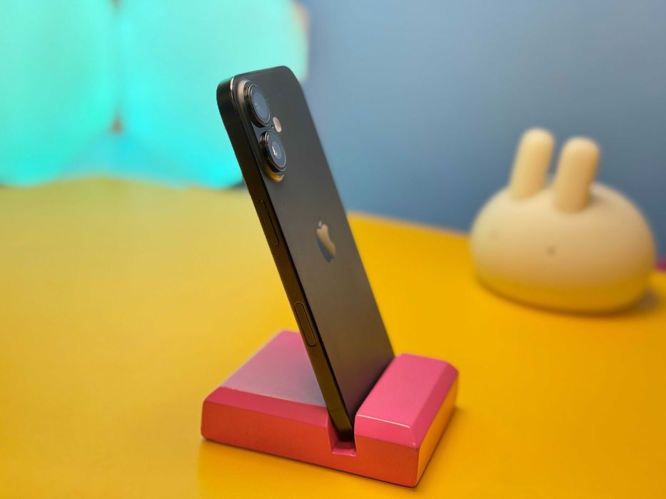 Смартфон Apple iPhone 16 128GB Black (149081) Б/У З ГАРАНТІЄЮ