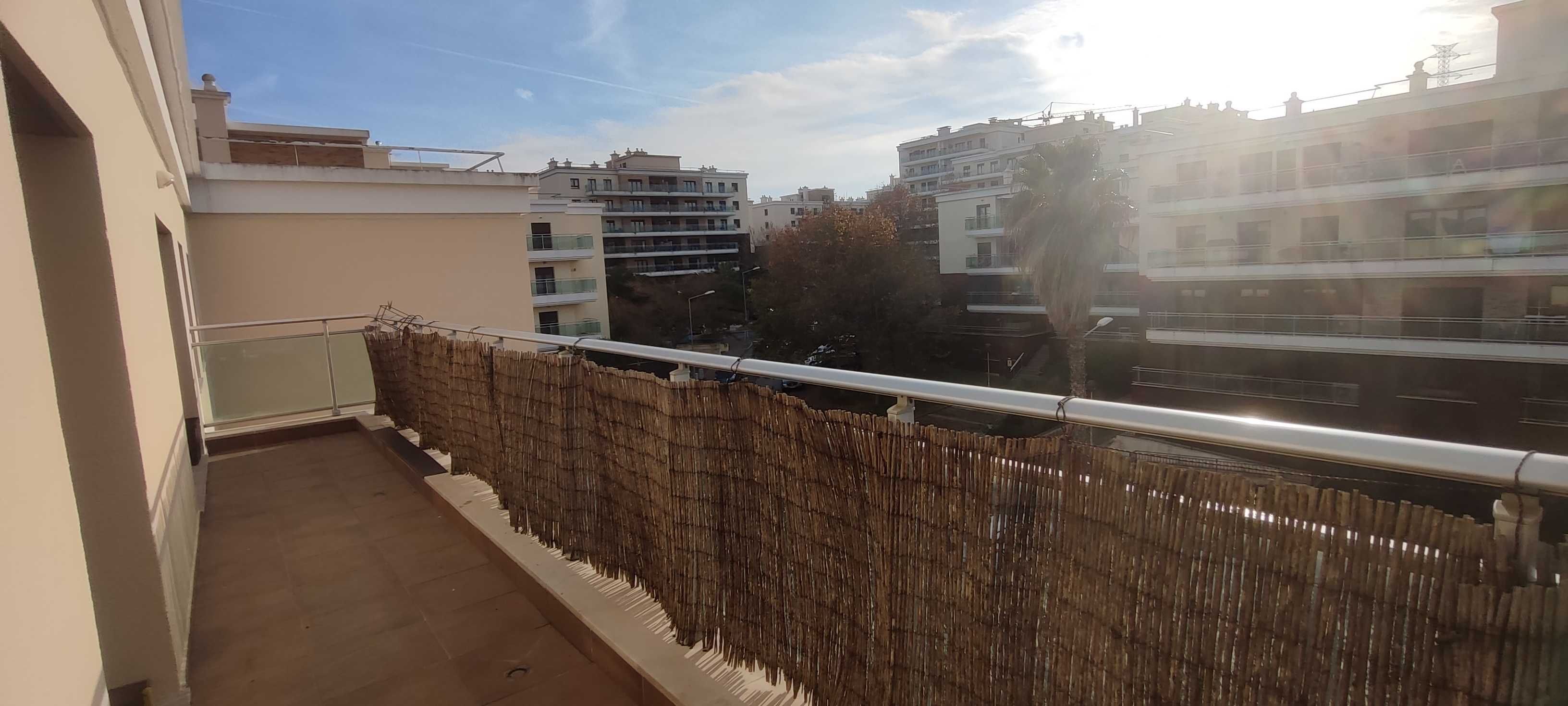 T2 na urbanização Terraços da Ponte em Sacavém/Prior Velho.