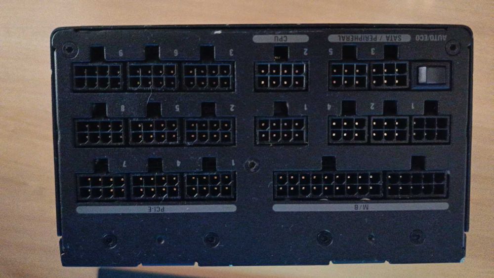 Блок живлення Super Flower 1600W SF-1600F14HP Сертифікат 80+ Platinum