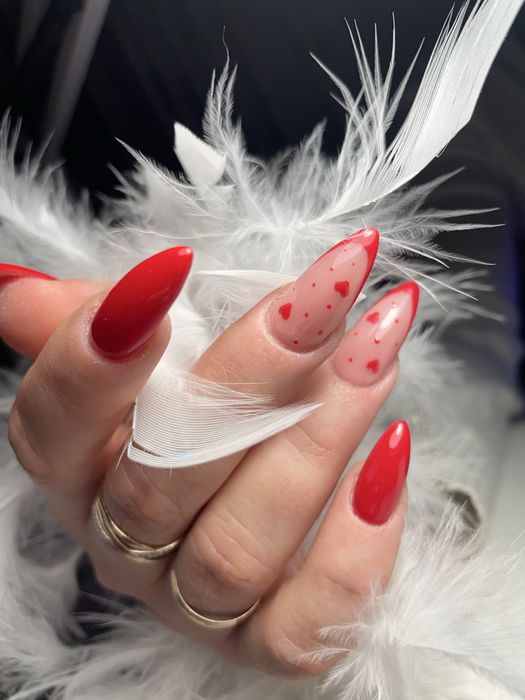 Манікюр,педикюр,нарощення нігтів.