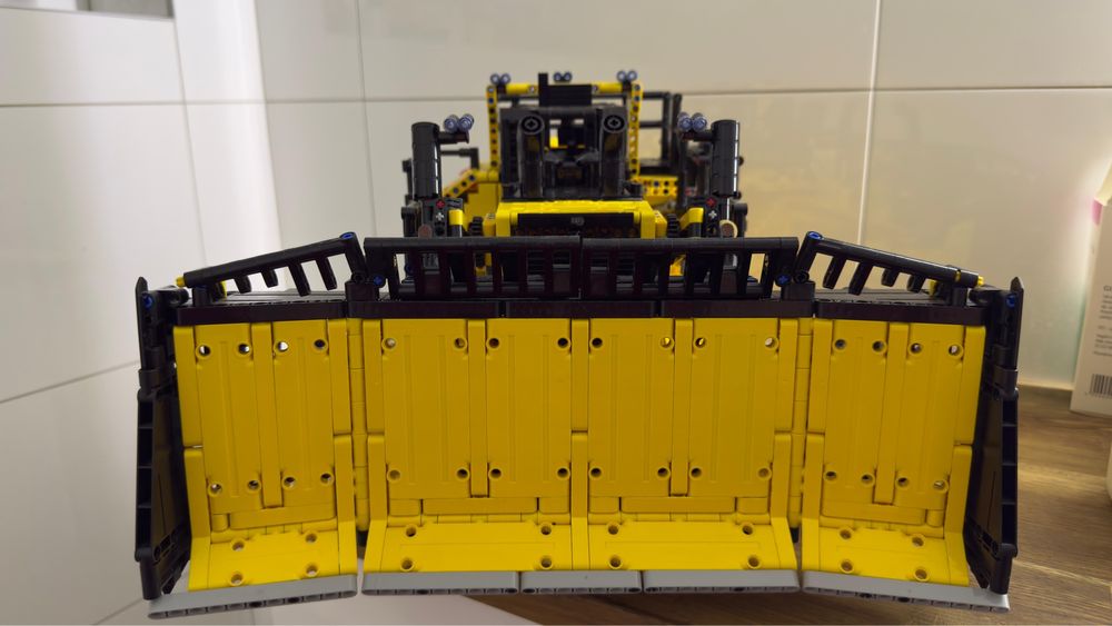 Lego Technic 42131 CAT D11