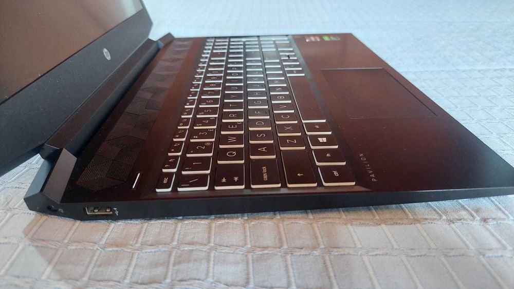 Portátil Gaming HP Pavilion 15.6"