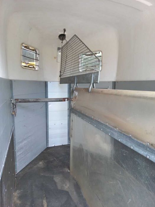 Продам причеп коневоз для перевезення коней батман