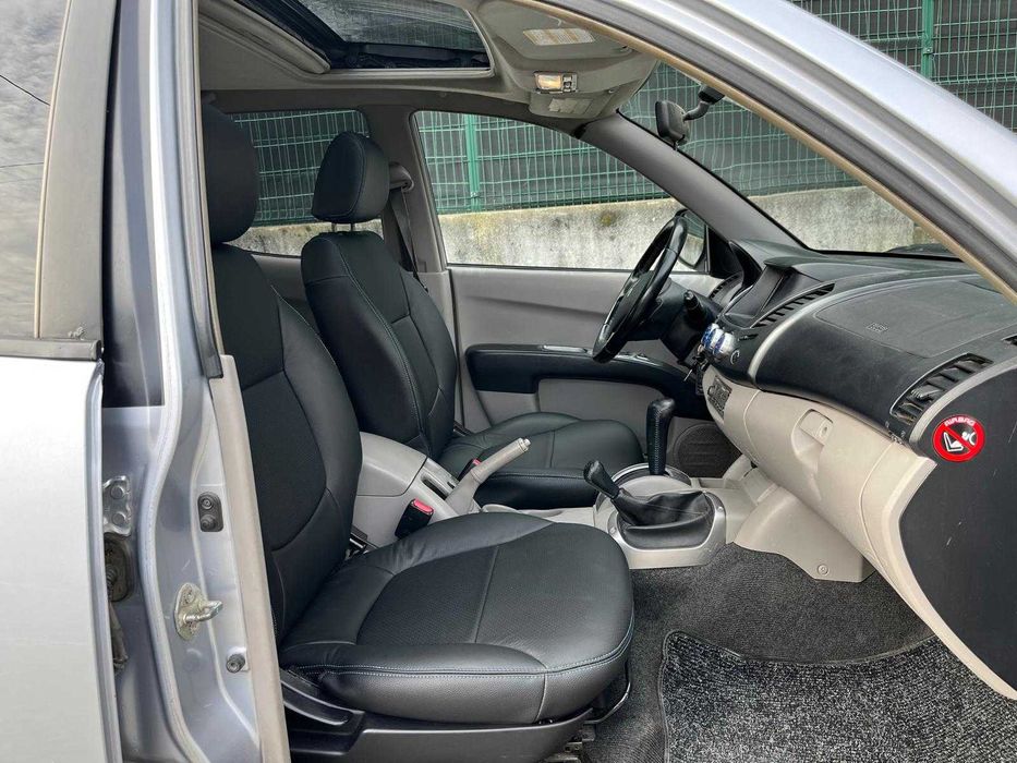 Mitsubishi L200 2.5DI-D STRAKAR