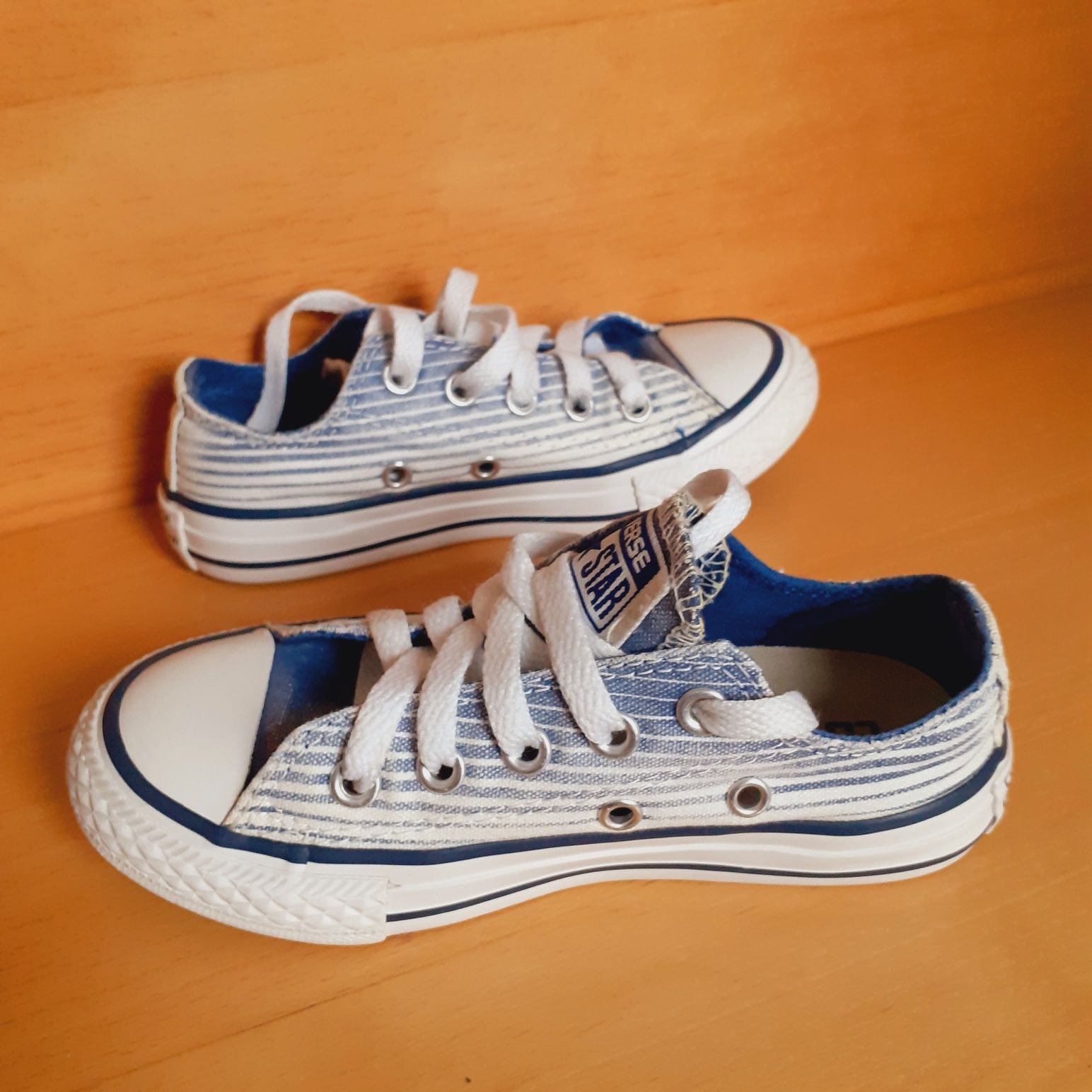 Drugie GRATIS ! Converse All Star r. 27 trampki + Buty Viggami gratis