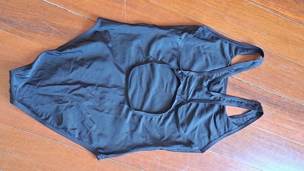 Fatos de banho pretos S e L