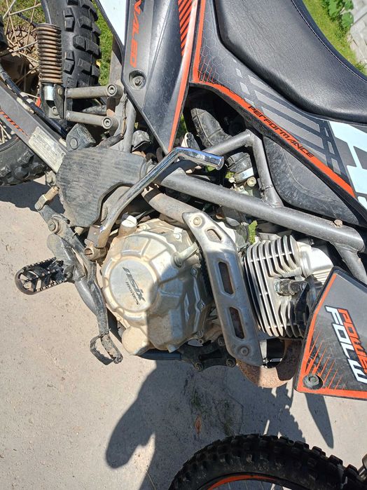 Cross Asix Defender 150