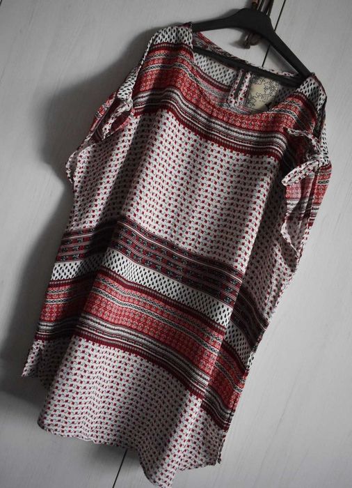 Bluzka 46 3XL koszulka z krótkim rękawem wzorzysta odkryte ramiona