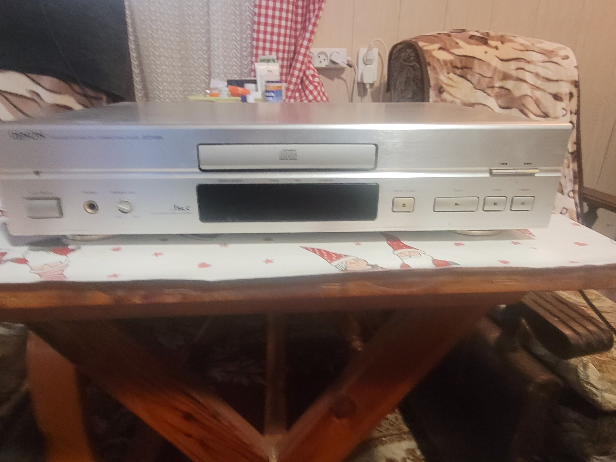 Sprzedam niesprawne radio Zodiak amplituner JVC  i Hitachi I CD Denon