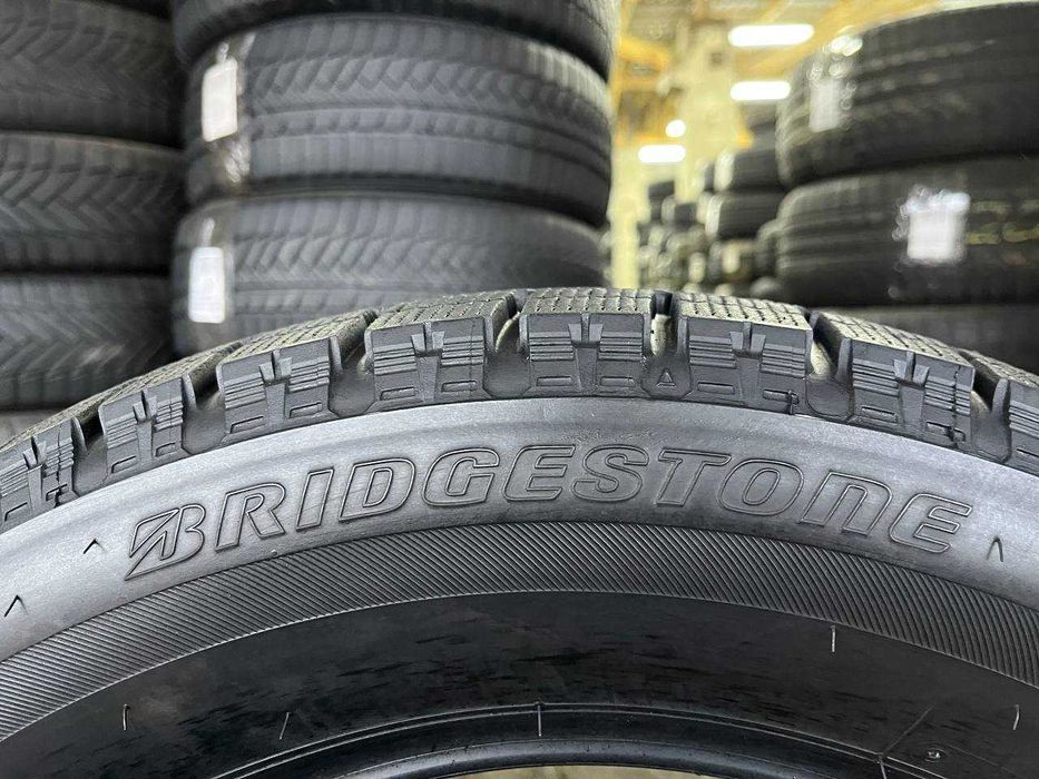 Шини вживані зимові 215/60 R16 BRIDGESTONE BLIZZAK VRX