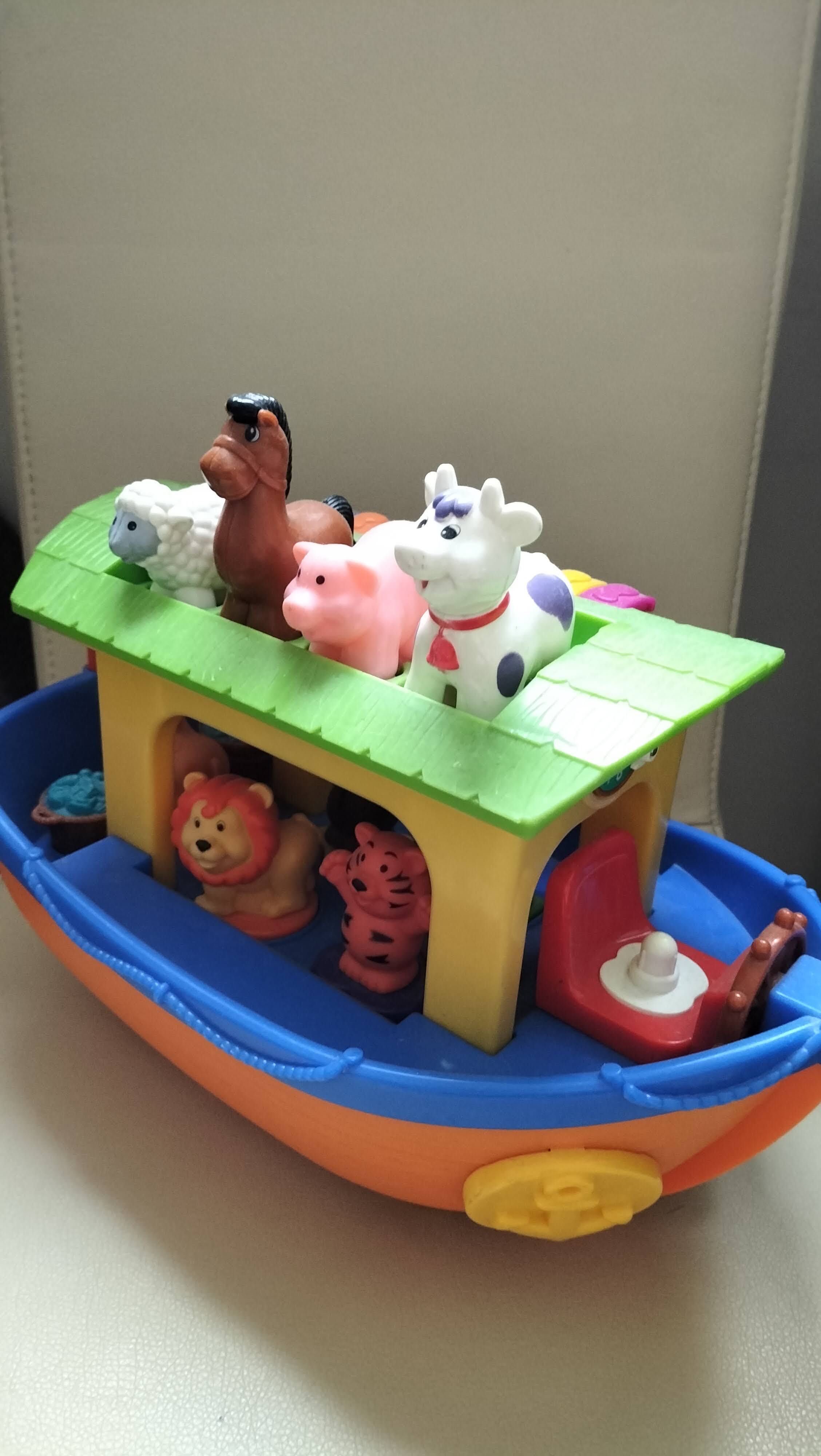 Arka Noego ze zwierzątkami dla dzieci
