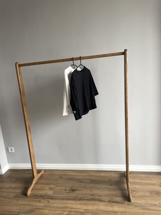 Рейл- стійка для одягу з масиву дуба в маслі