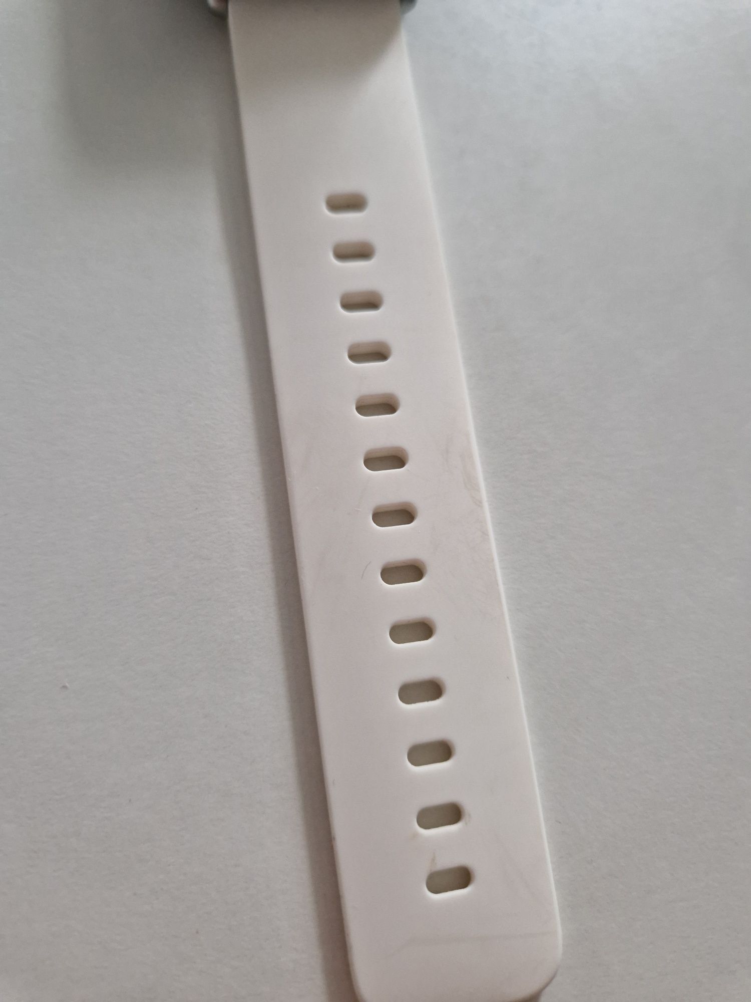 Smartwatch biały built-in Alexa 1,8"