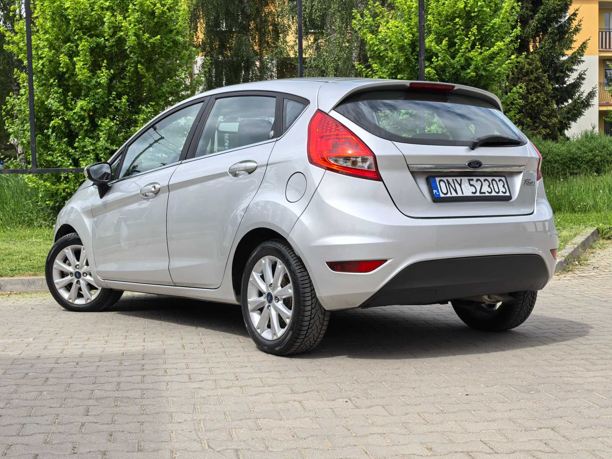 Ford Fiesta Titanium 1.4 benzyna niski przebieg Okazja Zamiana
