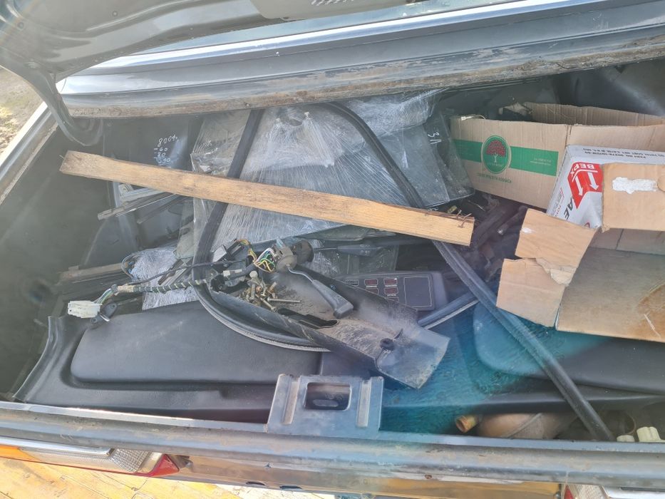 Стойки в сборе    передние 80$пара  БМВ е28.родной пробег 130т км