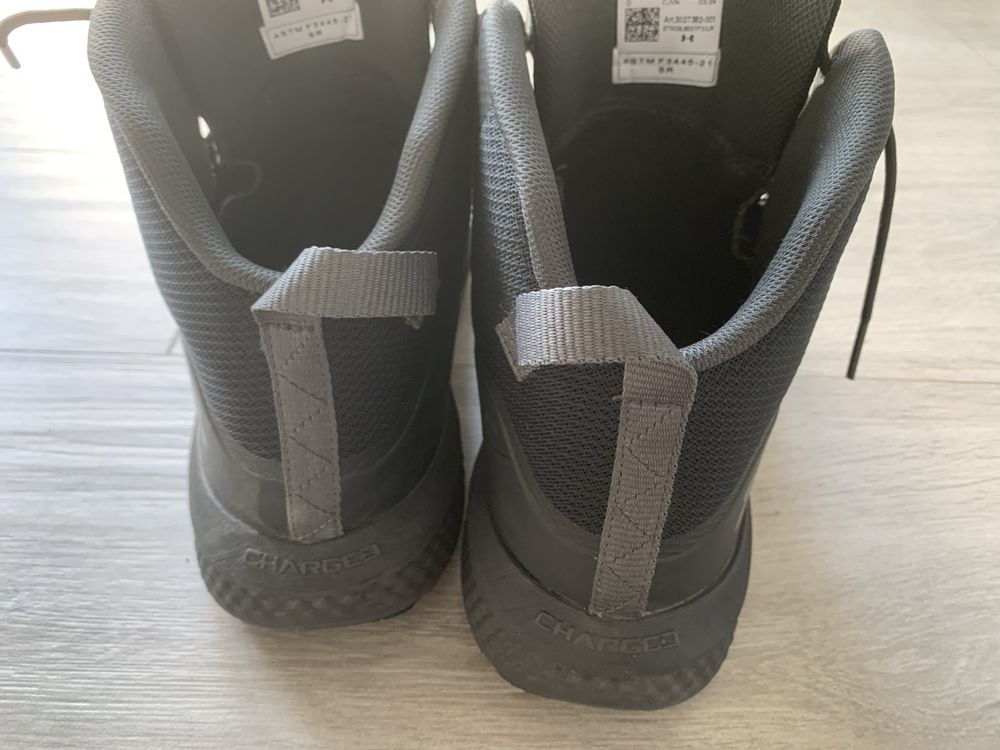 Botas da Under Armour modelo valsetz