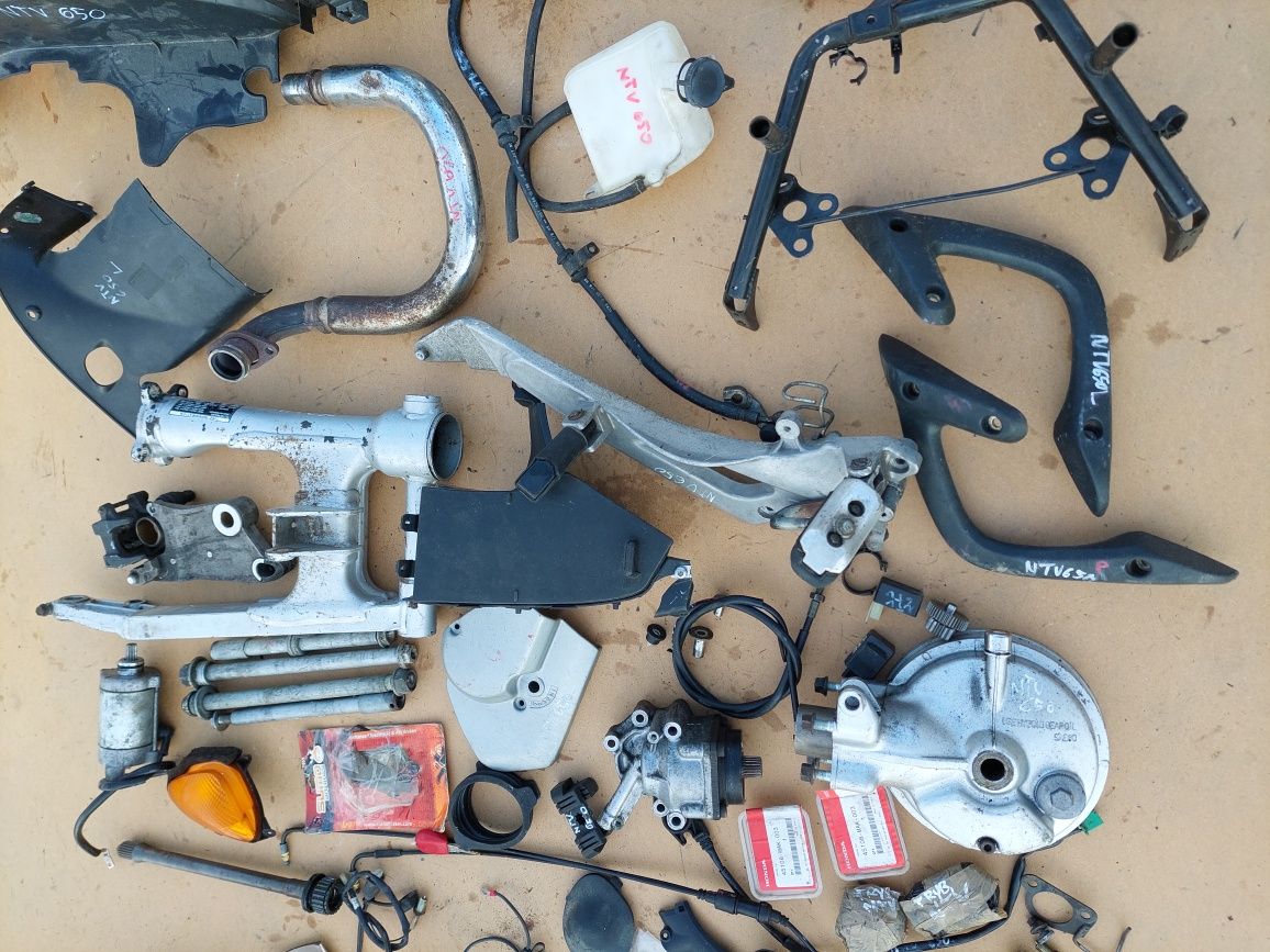 Honda ntv 650 deuevile czasza stacyjka moduł lusterko kufer boczek