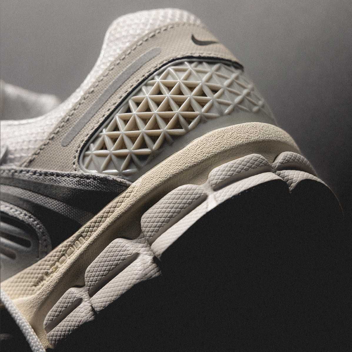 ОРИГІНАЛ Nike Zoom Vomero 5 HF0731-007 кроссовки мужские кросівки Найк