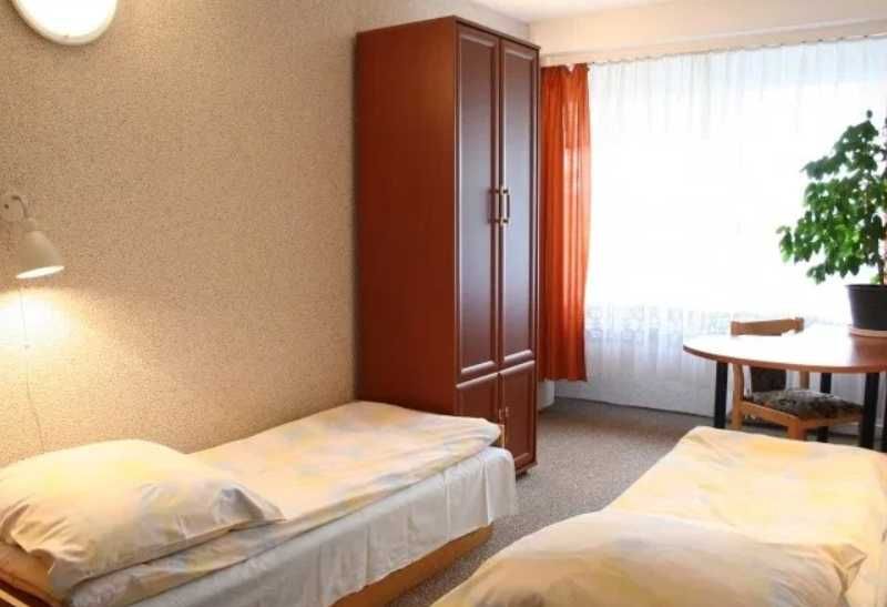 Сдам место в Крутом Хостеле! Метро Льва Толстого Театральная! Недорого--555.biz.ua