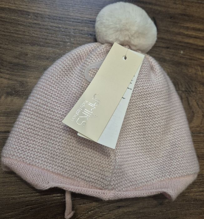 Śliczna czapeczka 42 Nowa