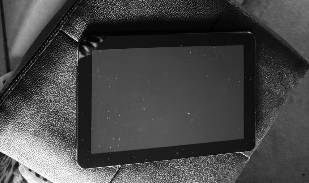 Tablet bom estado, com capa