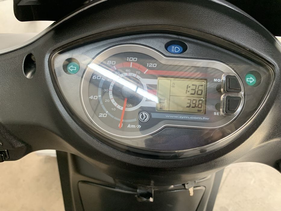 Продам скутер SYM150 SR
