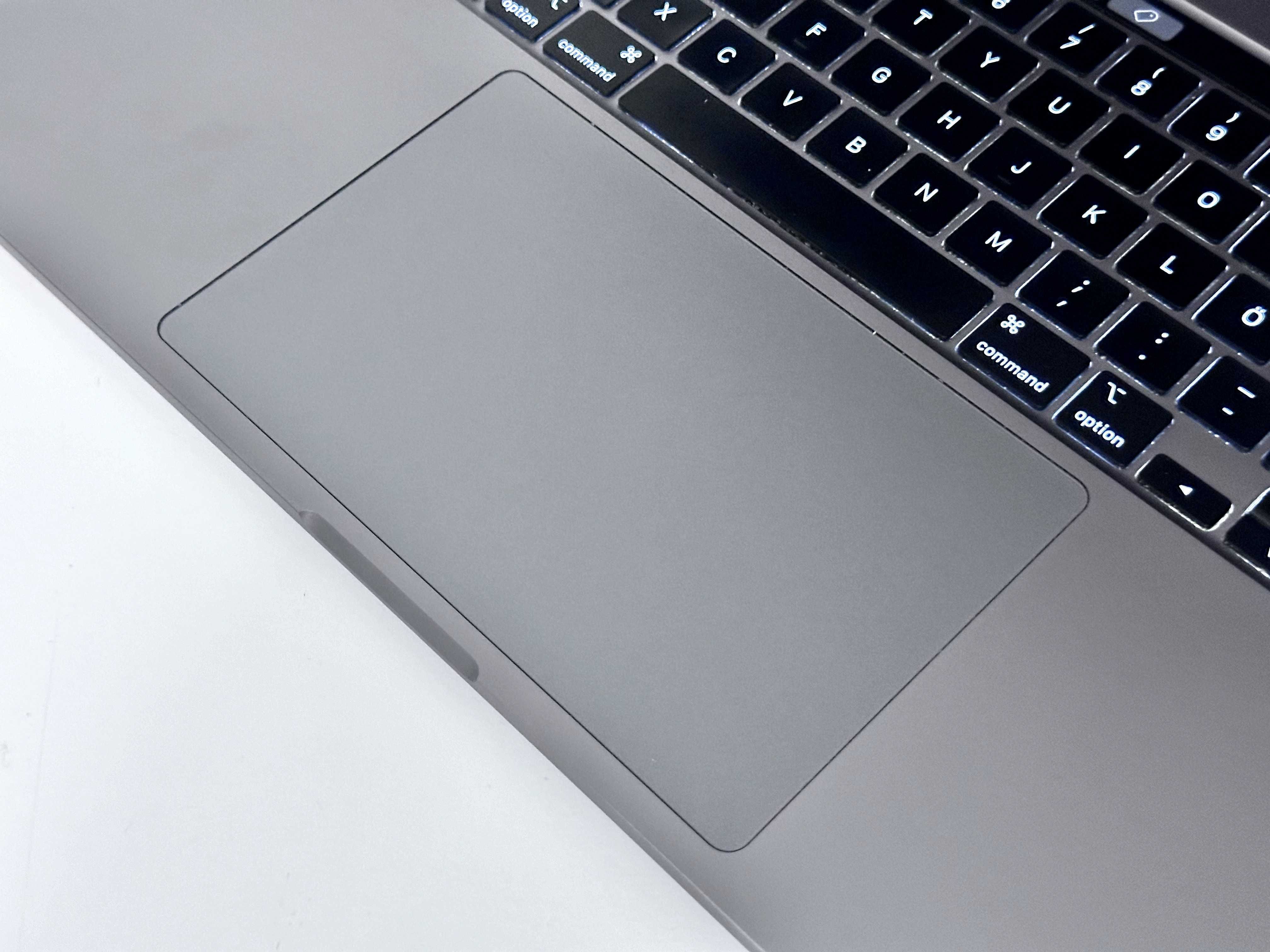 Apple MacBook Pro 16 2019 i7 16GB RAM 512GB SSD Space Gray