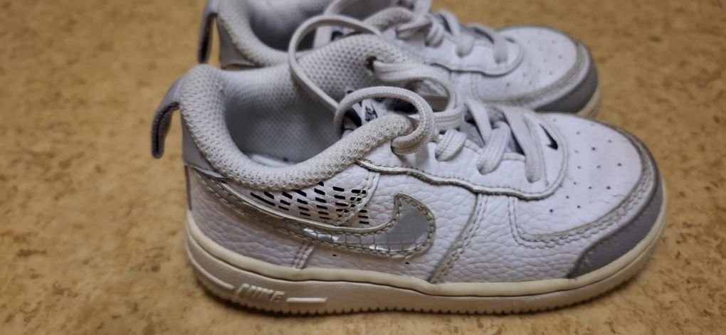 Кросівки NIKE дитячі 24р