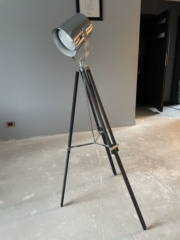 Lampa stojąca loft do salonu do sypialni
