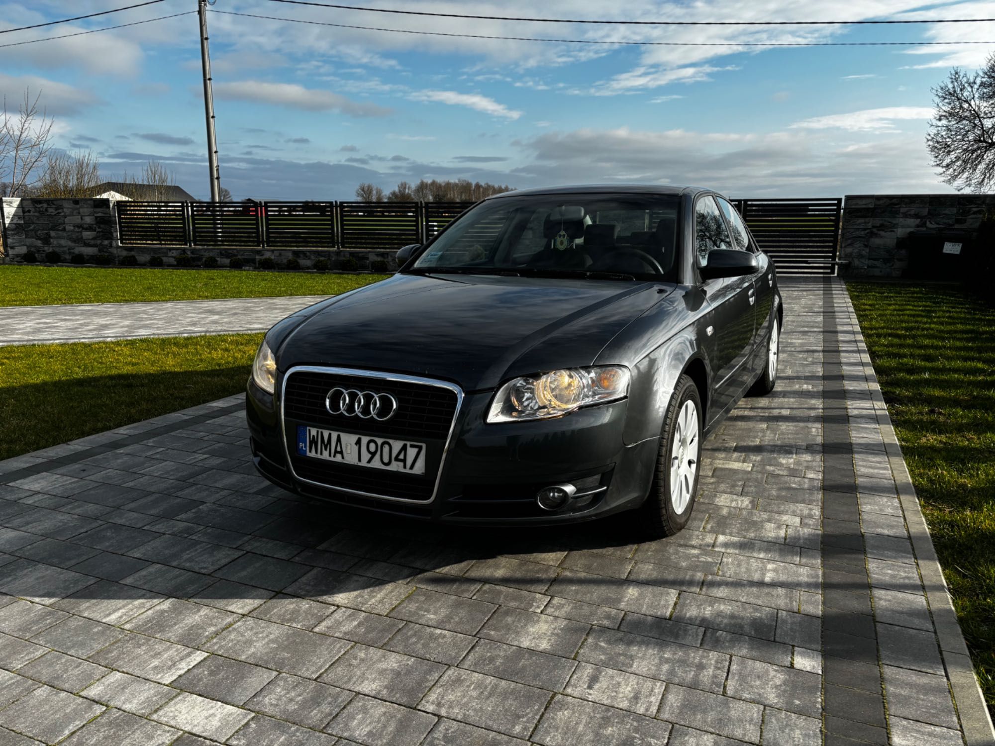 Audi A4b7 2.0TDI 140KM sedan