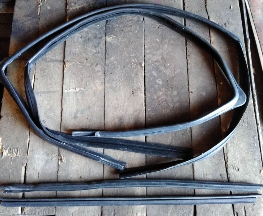 Направляючі/ущільнюючі елементи Ford Escort MK 7