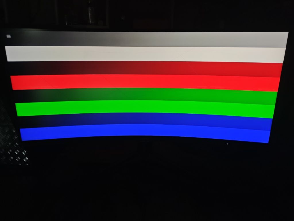 Porysowany monitor MSI Mag 342CQR