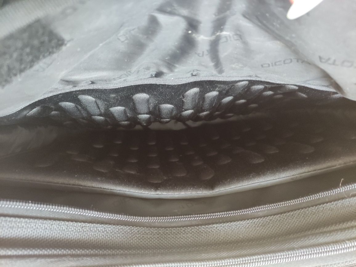 Dicota Top Taveller Compact, torba na laptopa