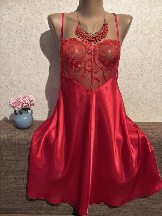 Пеньюар, нічна сорочка, комбінація. Різні фасони