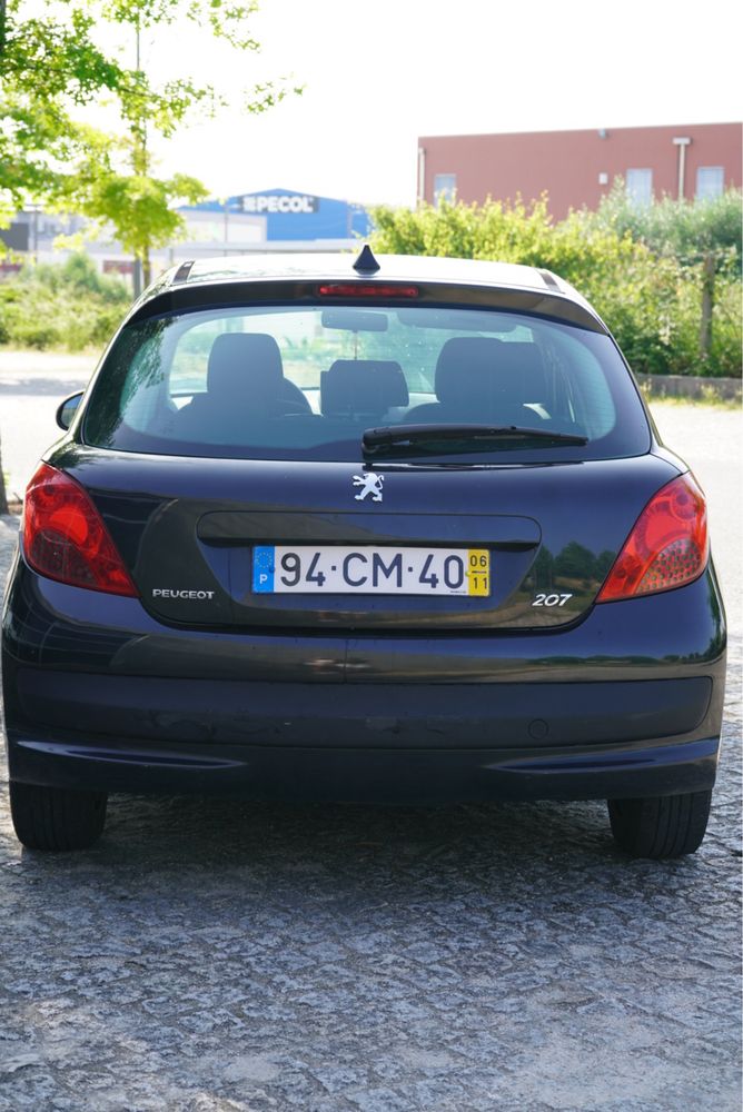 Peugeot 207 do ano 2006
