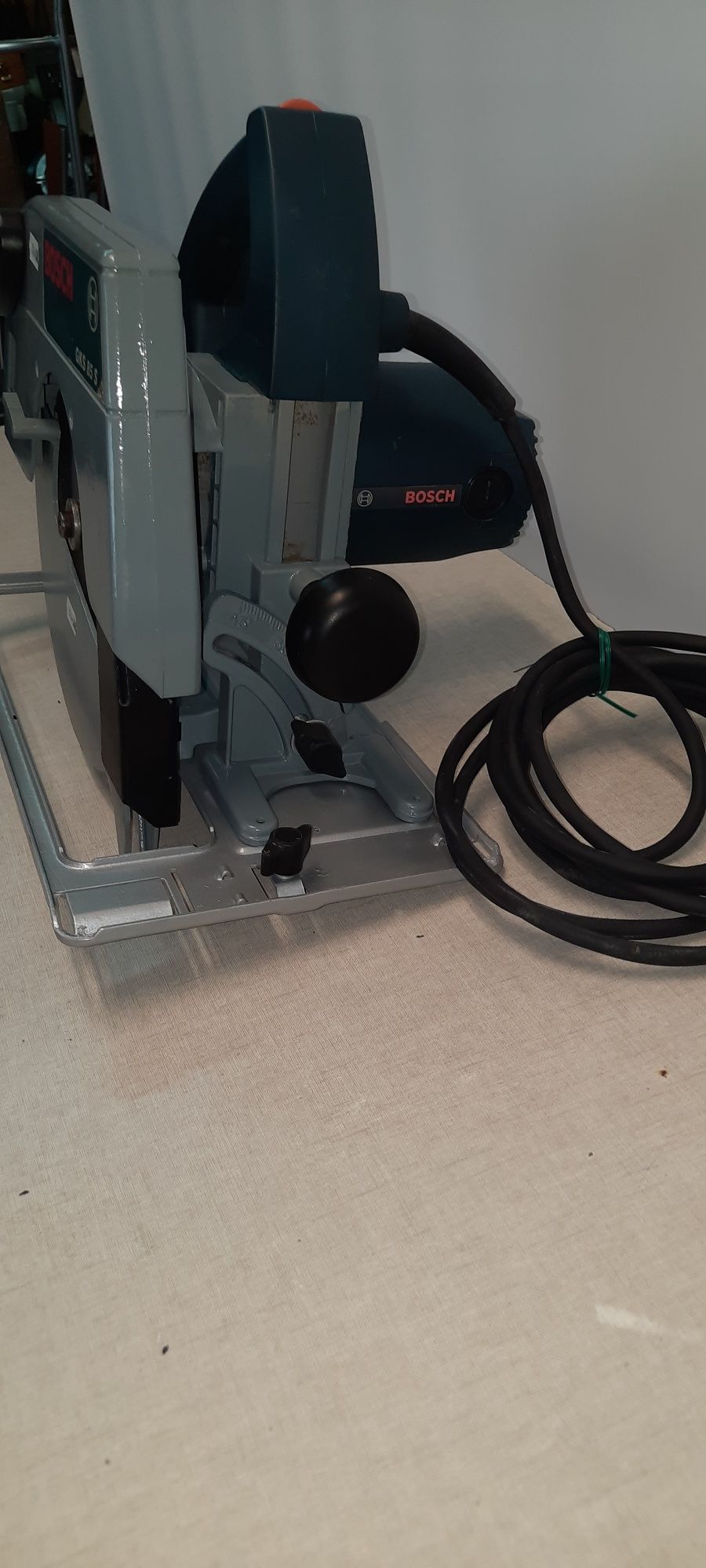 Serra circular BOSCH GKS 85 S linha profissional