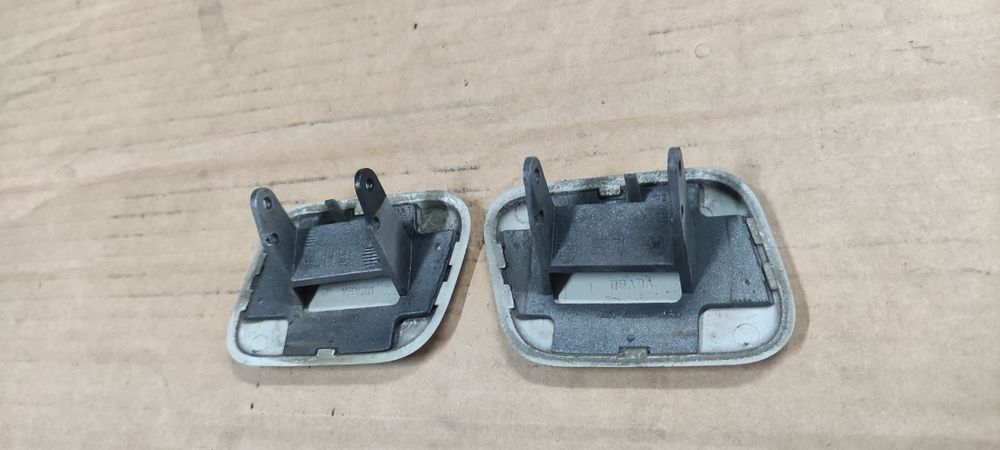 Zaślepka spryskiwacza xenon ksenon dyszy zderzaka Ford Focus mk2 03 O3