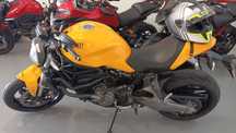 Ducati Monster 821 - Yellow SE