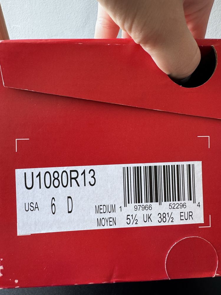 Кросівки жіночі New Balance 38,5p