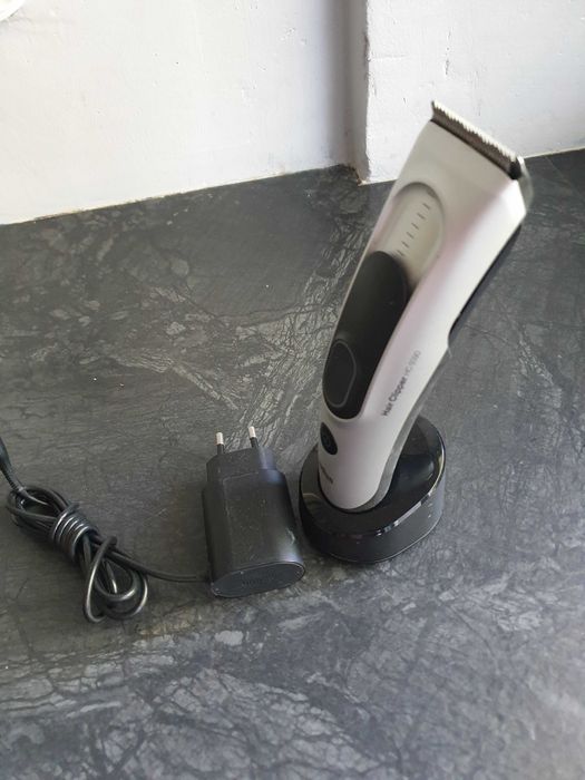 Nowa bezprzewodowa akumulatorowa maszynka do strzyzenia brauna