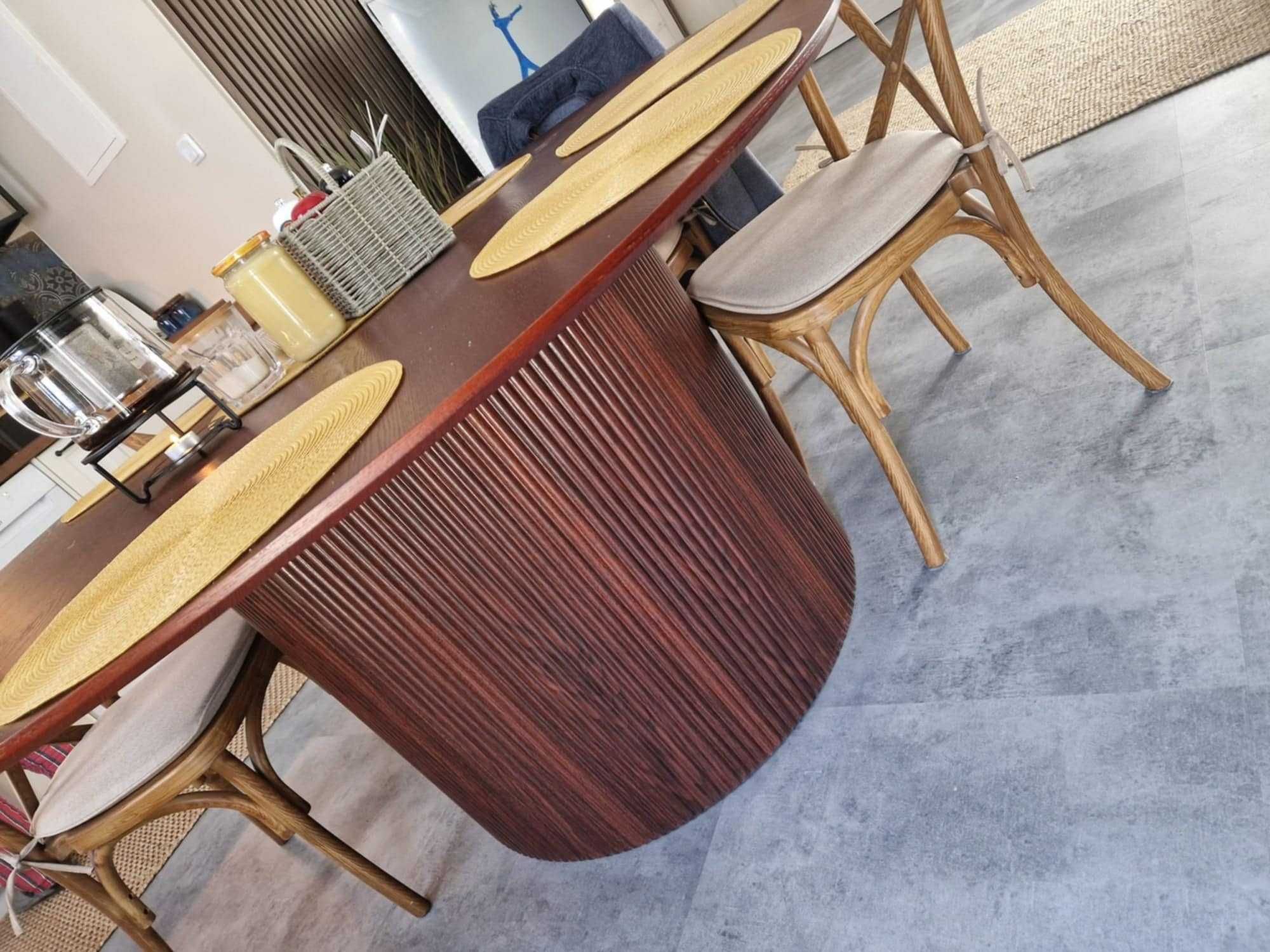 Stół okrągły drewniany 160cm ciemny orzech klasyka w modnym wydaniu