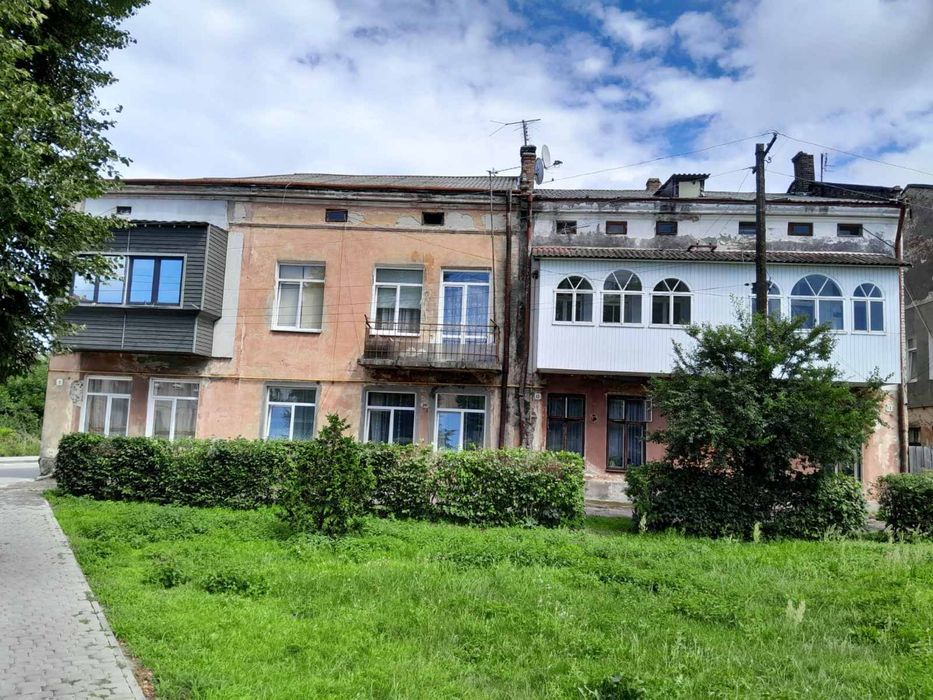 Продаж квартири . М. Великі Мости . Львівська обл.