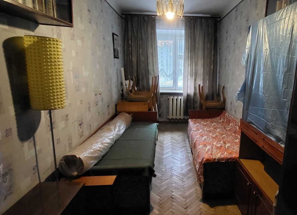 Продається простора 3-кімнатна квартира в Центрі