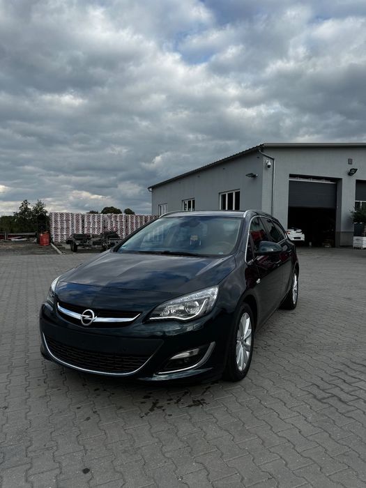 Opel Astra Astra J 1.4 turbo niski przebieg, zadbana