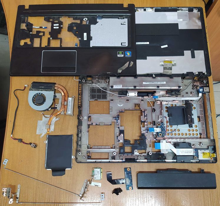 Ноутбук Lenovo G580 (по запчастям)