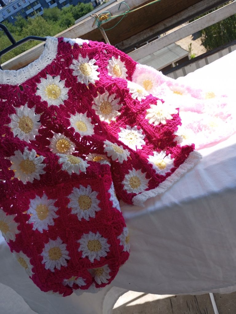 Różowy sweter krótki kardigan kwiaty vintage handmade