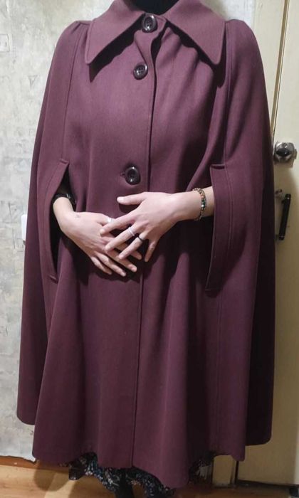 плащ кейп у готичному стилі