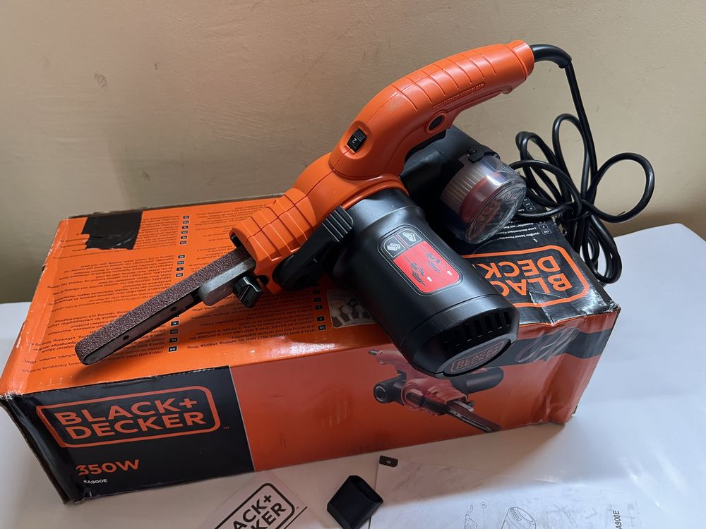 Стрічкова шліфувальна машина (Black+Decker KA900E)